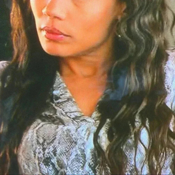 Kut From The Kloth Women’s Snake Print Sinclair Gray White Blouse Size XL - Picture 14 of 14